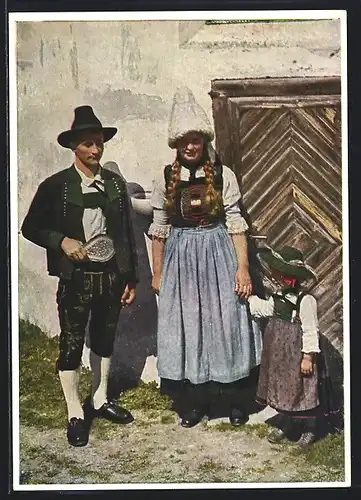 AK Stubaitaler Familie in Trachten