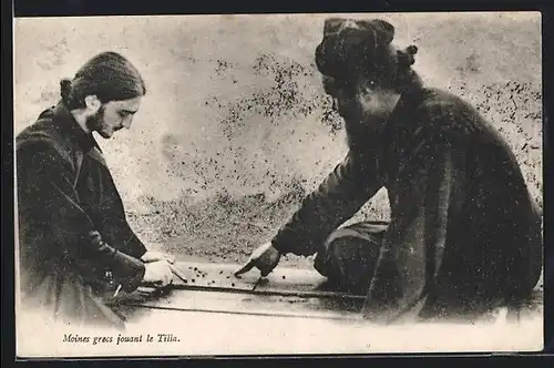AK Tilla, Moines grecs jouant