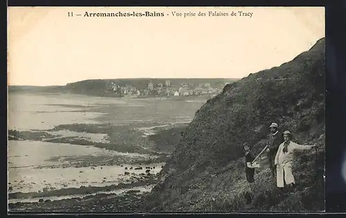 AK Arromanches-les-Bains, Vue prise des Falaises de Tracy