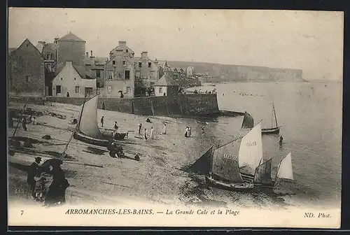 AK Arromanches-les-Bains, La Grande Cale et la Plage