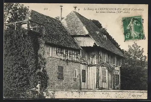 AK Crévecoeur-en-Auge, Le Bourg, Le vieux Chateau