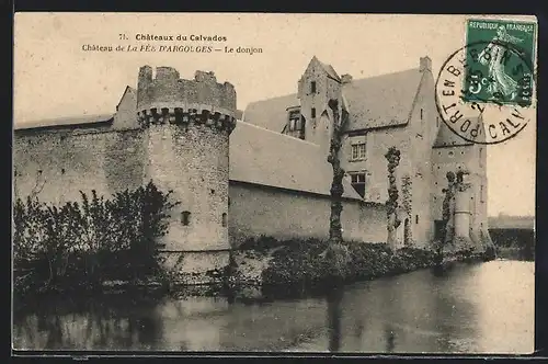 AK La Fèe D`Argouges, Chateau, Le donjon