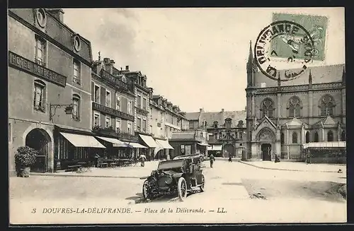 AK Douvres-la-Délivrande, Place de la Délivrande