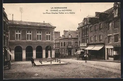 AK Condé-sur-Noireau, La Place Charles Tellier et la Mairie