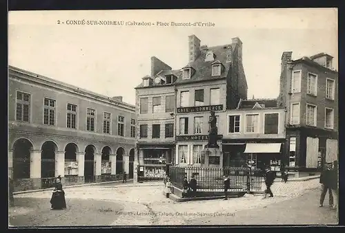 AK Conde-sur-Noireau, Place Dumont-d`Urville, Cafe du Commerce