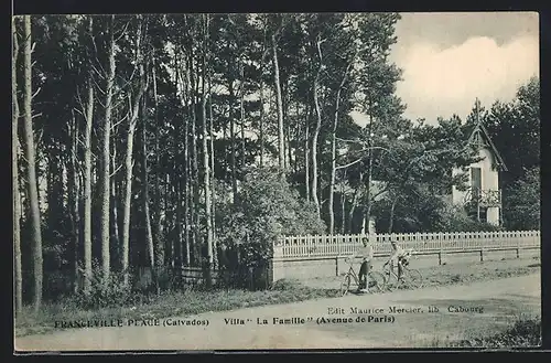 AK Franceville-Plage, Villa La Famille, Avenue de Paris