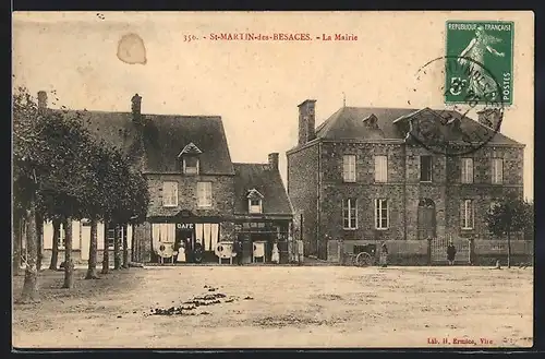 AK St-Martin-des-Besaces, La Place et l`Ecole des Garcons