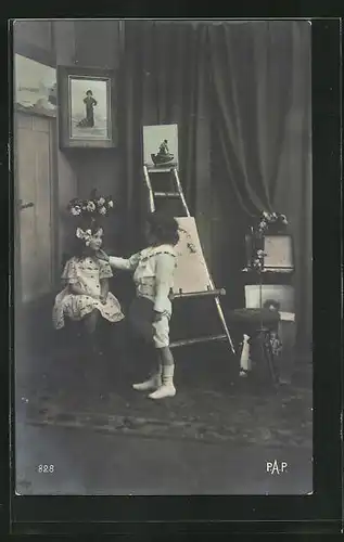 AK Kleiner Maler mit einem Mädchen vor der Staffelei