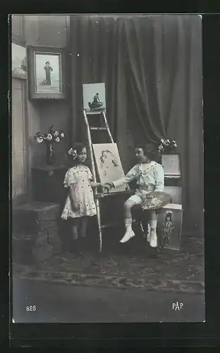 AK Kleiner Maler mit Palette hält die Hand eines Mädchens