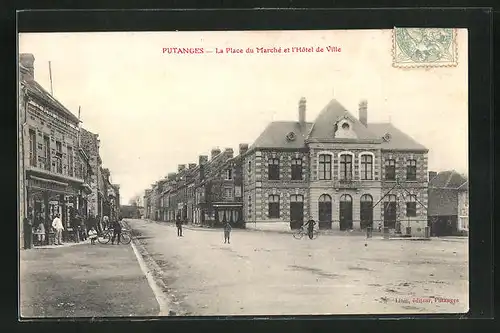 AK Putanges, La Place du Marché et l`Hôtel de Ville