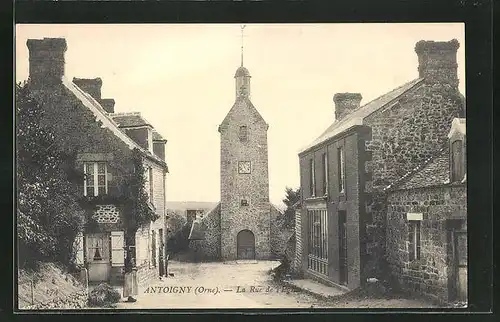 AK Antoigny, La Rue de l`Eglise