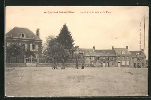AK Juvigny-sous-Andaine, Le Bourg, Un côte de la Place