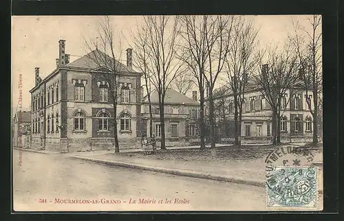 AK Mourmelon-le-Grand, La Mairie et les Ecoles