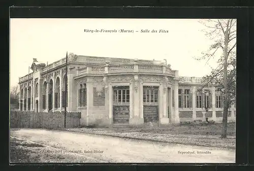 AK Vitry-le-Francois, Salle des Fetes