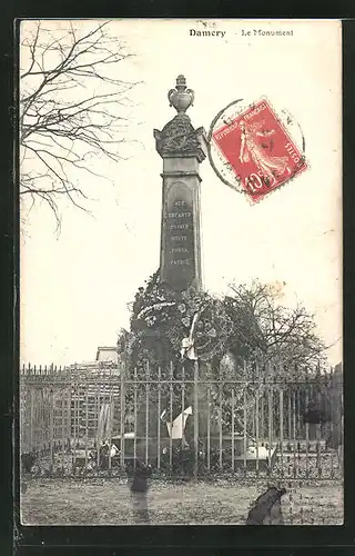 AK Damery, Le Monument