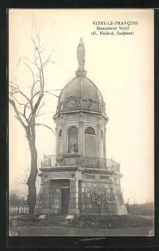 AK Vitry-le-Francois, Monument Votif