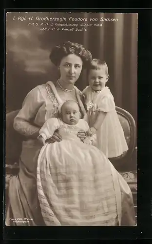 AK Kgl. H. Grossherzogin Feodora von Sachsen mit ihren Kindern