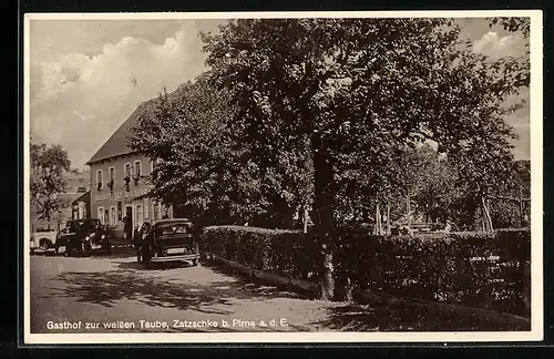 AK Zatzschke bei Pirna /E., Gasthof zur weissen Traube W. Leubner mit Strasse und Autos