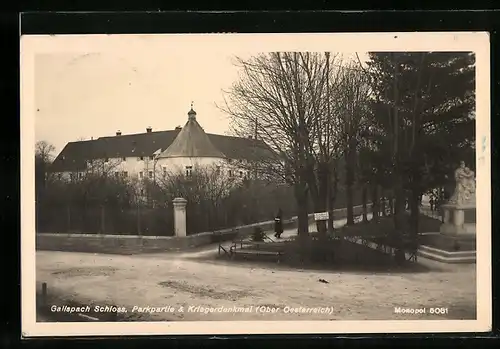 AK Gallspach, Parkpartie und Kriegerdenkmal am Schloss