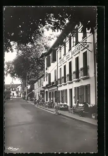 AK Barbaton-les-Thermes, Hotel des Baigneurs et la Rue Principale