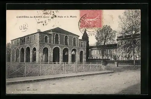 AK Castera-les-Bains, La Halle et la Mairie