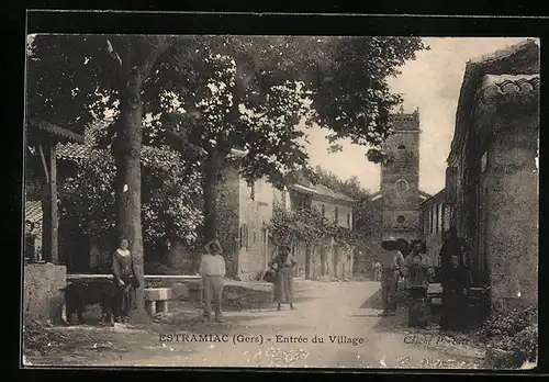 AK Estramiac, Entree du Village, L`Eglise