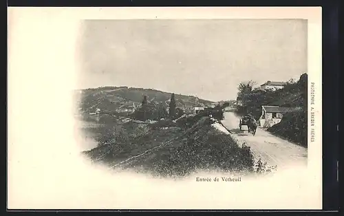 AK Vétheuil, Panorama und Strassenpartie mit Pferdewagen