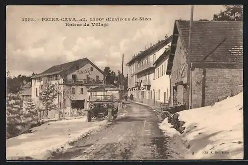 AK Peira-Cava, Entrée du Village, Strasse mit Hotel des Alpes im Winter
