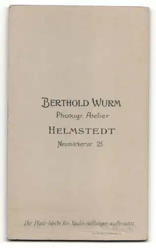 Fotografie Berthold Wurm, Helmstedt, Portrait eleganter Herr mit Oberlippenbart