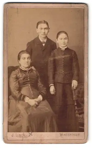 Fotografie J. Linck, Winterthur, Portrait Familie in eleganter Kleidung