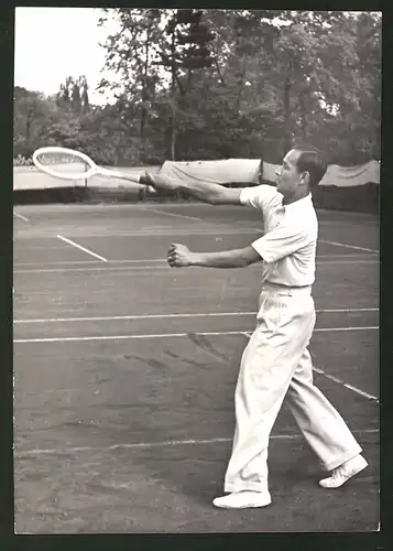 Fotografie Ansicht Wien, Schweizer Tennisspieler Fischer auf dem Weiss-Rot-Weiss Platz