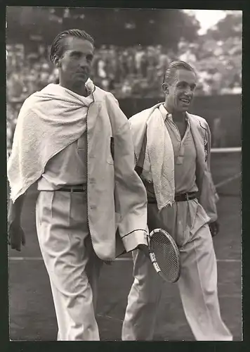 Fotografie Deutsche Tennisspieler Henkel und Metaxa während Davis-Pokal 1938