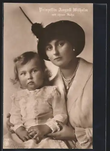 AK Prinzessin August Wilhelm von Preussen und Sohn im Spitzenkleid