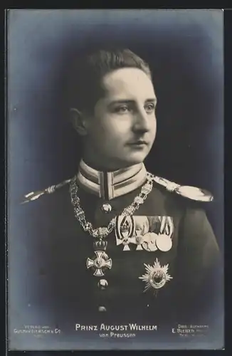 AK Prinz August Wilhelm von Preussen in Gala-Uniform mit Orden