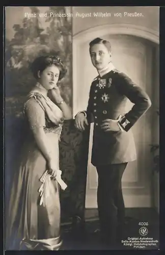 AK Prinz und Prinzessin August Wilhelm elegant im Portrait