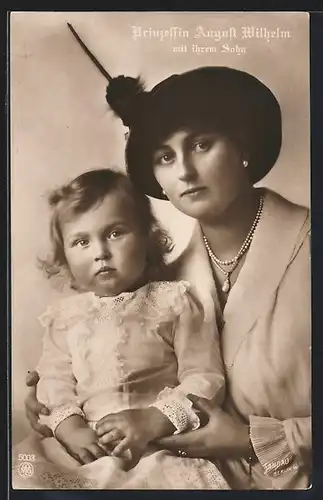 AK Prinzessin August Wilhelm von Preussen und Sohn im Spitzenkleid