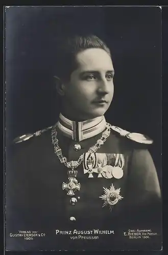 AK Prinz August Wilhelm von Preussen in Uniform mit Orden