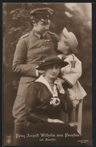 AK Prinz August Wilhelm von Preussen mit Familie