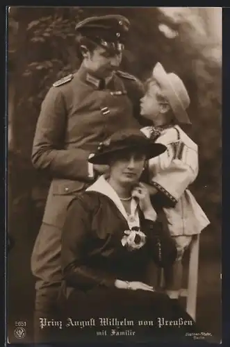 AK Prinz August Wilhelm von Preussen mit Familie
