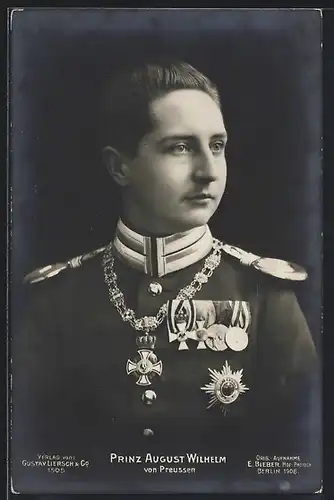 AK Prinz August Wilhelm von Preussen in Gala-Uniform mit Orden