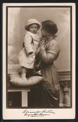 AK Prinzessin Alexandra Victoria mit Kind