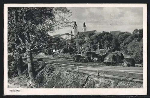 AK Freising, Ortspartie mit Holzstapeln