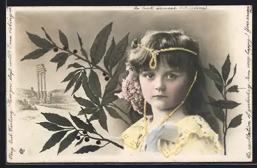 Foto-AK GL Co: Fotomontage eines Mädchen vor einer antiken Ausgrabungskulisse