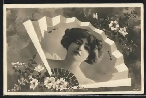 Foto-AK Atelier Reutlinger, Paris: Colonna, Portrait der Schauspielerin auf Fächer