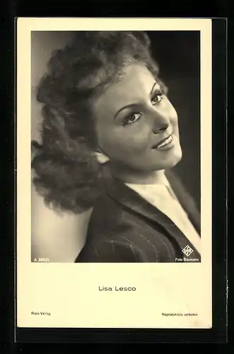 AK Schauspielerin Lisa Lesco lächelnd