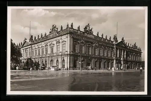 AK Berlin, Strassenpartie am Zeughaus