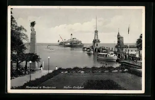 AK Konstanz / Bodensee, Dampfer an der Hafeneinfahrt