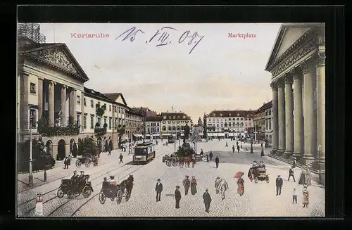 AK Karlsruhe, Marktplatz mit Strassenbahn