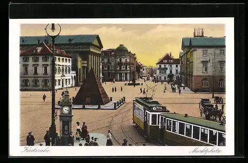AK Karlsruhe, Marktplatz mit Pyramide und Strassenbahn