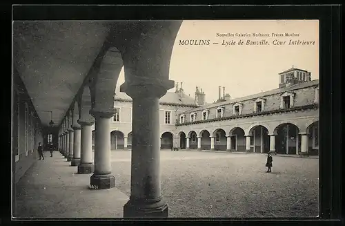 AK Moulins, Lycée de Banville, Cour Intérieure